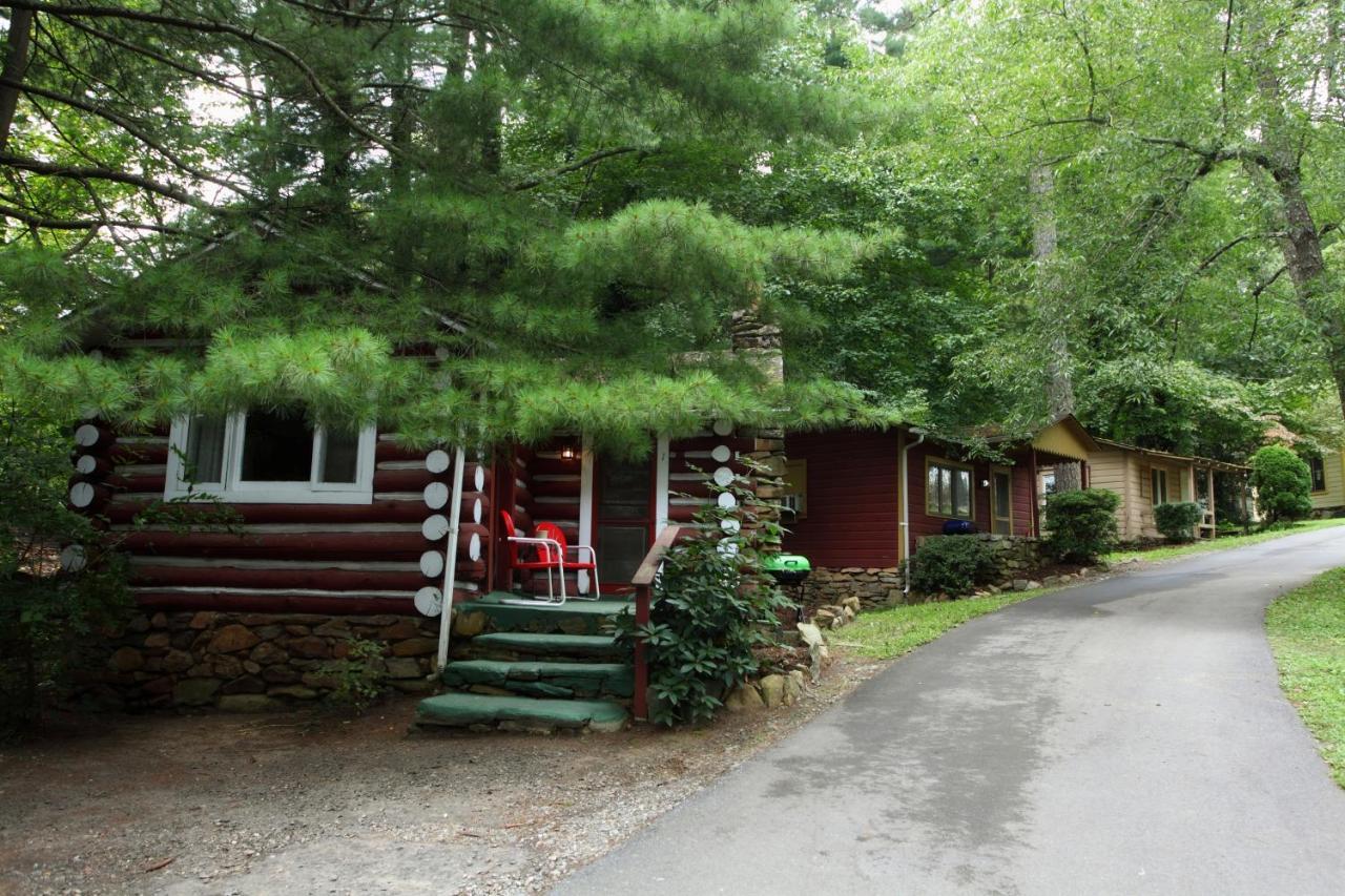 The Pines Cottages Woodfin Exteriör bild