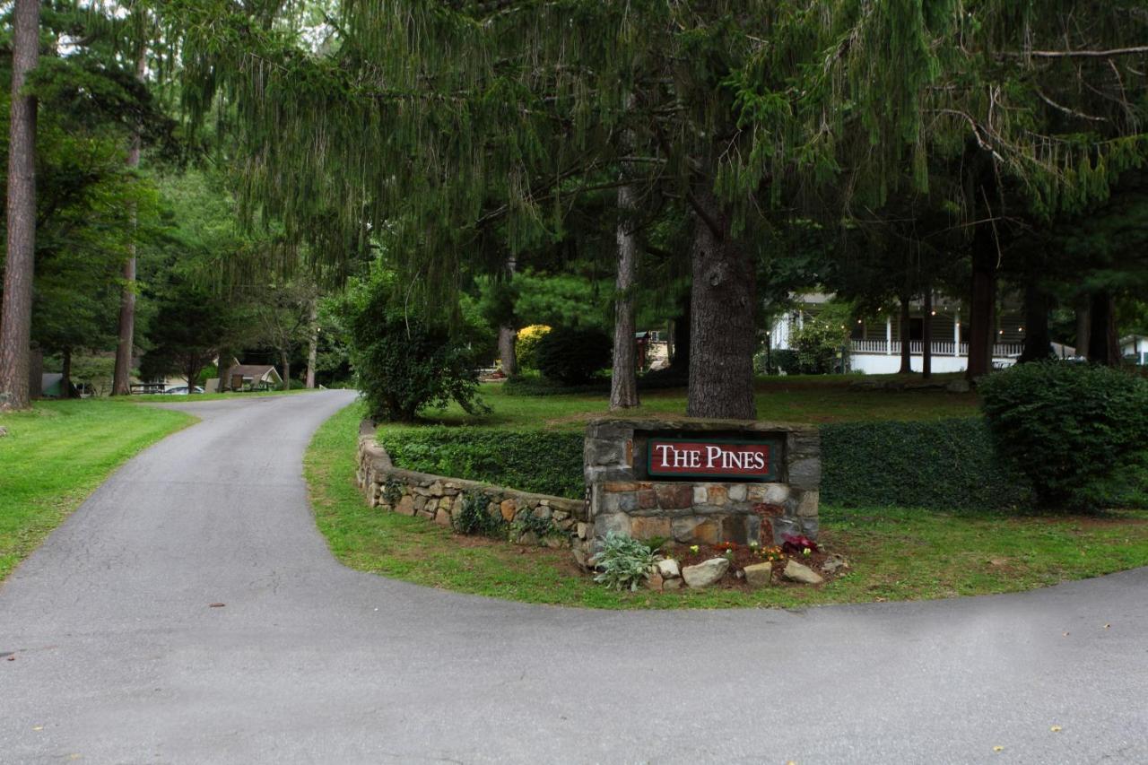 The Pines Cottages Woodfin Exteriör bild